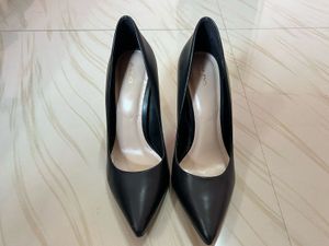 ALDO BLACK POINTED STILETTO HEELS