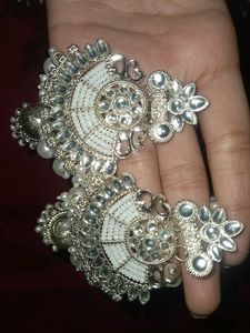 Elegant Maang Tikka Set With Earrings
