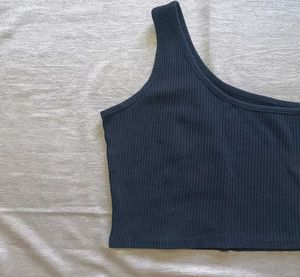 Chic One Shoulder Crop Top