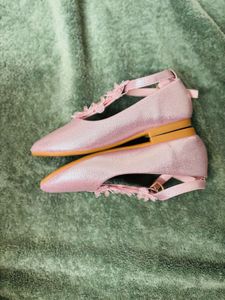 Babyhug Sparkly Pink Shoes