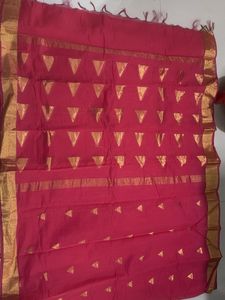 Pink & Gold Triangle Pattern Saree