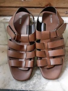 max Men&#39;s UK7 sandal