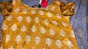 Ethinic middy TOP💛💛💛💛✅✅✅