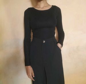 Black Ribbed Fitted Top