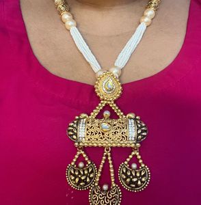 Necklace &amp; Earring Set