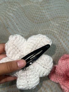 Pretty Crocheted Flower Clips