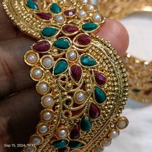 Golden Colour 2*4 Size Bangles