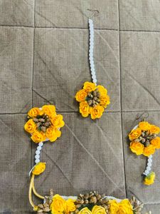 Floral Jewellery Set For Haldi And Carnival.