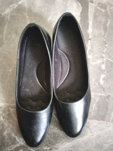 Black Comfort Flats
