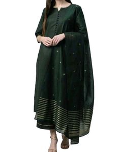 Green straight kurta set!