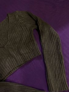 brown wollen crop top