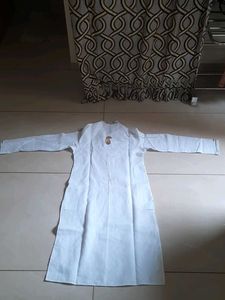 mens White Kurta with Embroidery