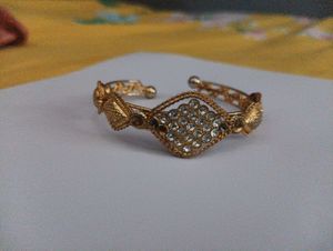 Vintage Gold Tone Cuff Bracelet