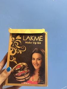 Lakme Make Up Kit Set