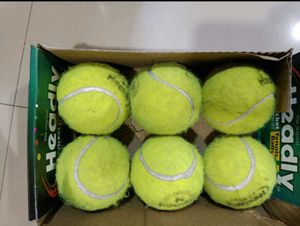 Silver&#39;s Headly Heavy Cricket Tennis Ball