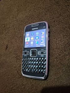 Nokia E72 - Classic!