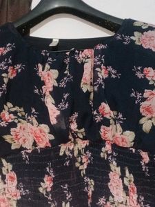 Floral Print Top ✨