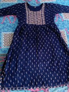Elegant Blue Embroidered Kurta