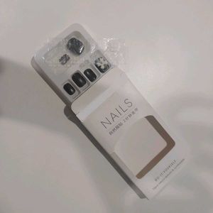 Nail Clipons