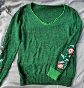 Green Embroidered Sleeve Sweater