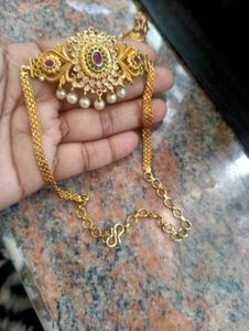 Choker With Matching Buttas