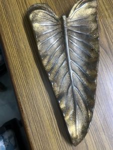 Leaf Design Showpiece