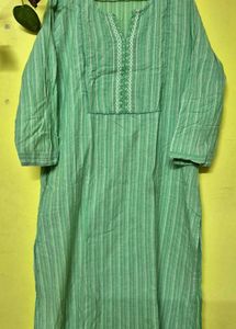Green daily wear kurta with pocket.