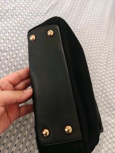 Price Drop!! Tresmode Black Handheld Bag.