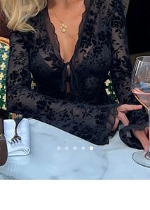 Savana Y2K Black Lace Top
