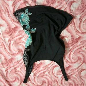 Body Fitted Tank Top