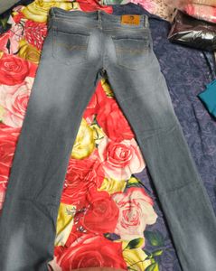 Men Grey Slim Fit Denim Jeans