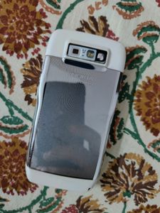 Nokia E71 Smartphone White Colour with New BP4L Battery