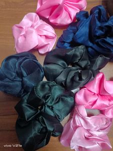 10 Hair Scrunchies