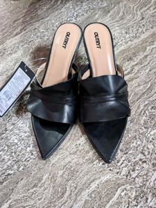 Black Pencil Heels 👠