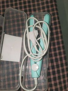 Brand New hair straightener