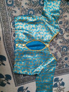 Saree With Blouse