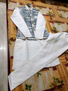 Men's Kurta Pajama with Patterned Vest