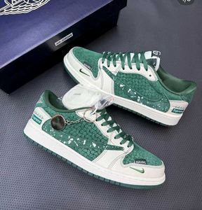 *AIR JORDANS RETRO 1 REVERSE *