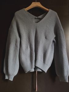 🩶 Chunky Knit Ribbed Sweater (Soft Blue)