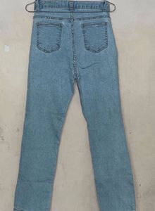 slim fit jeans