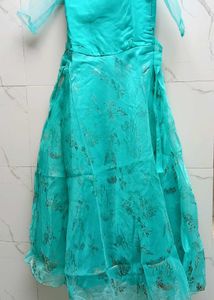 Pretty girls dress with adjustable belt