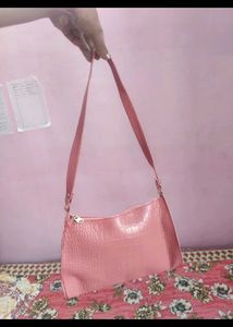 White And Pink Sling Bags🧡