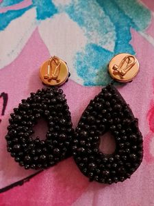 You wear these Indian Western Earrings on both of