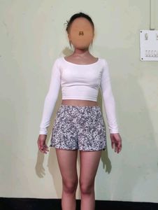 Daisy Print Short