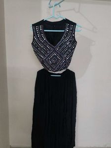 Elegant Black crop top and skirt with shrug