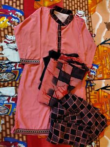 Handmade Peach & Black Embroidered Kurti Set – M