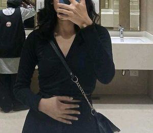Full Sleeves V Neck Black Crop Top