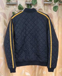 Stylish Navy Blue Quilted Jacket 🧥