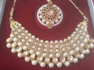 Elegant Pearl &amp; Goldtone Jewelry Set