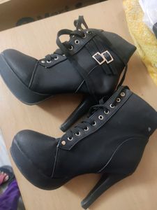 Black Boots 39 Size